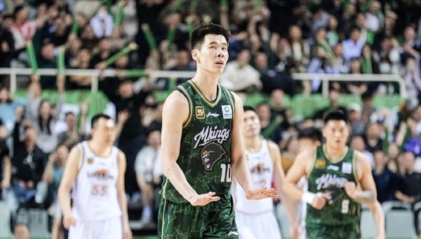 掌柜配资 CBA自由市场最抢手的前锋！场均16分，下家不需要支付转会费