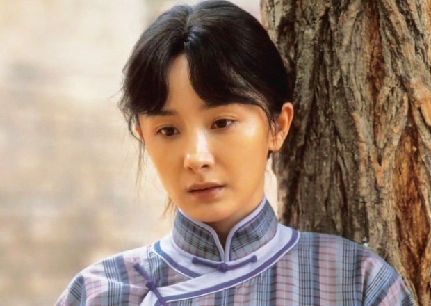 杨幂在《生万物》中素颜增重 被视为流量明星向实力派的蜕变
