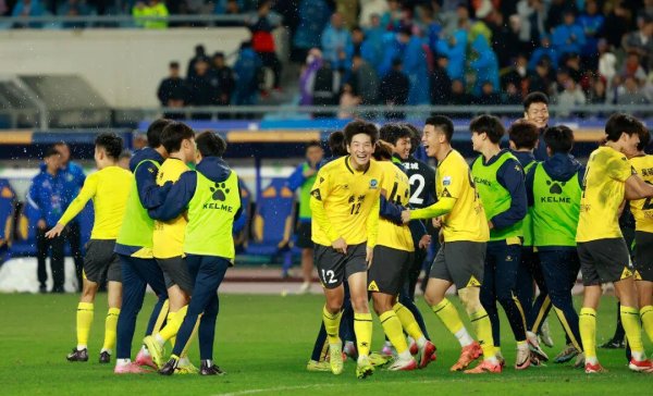 恒盈配资 从罢训到登顶，高敬刚才是泰州夺冠头号功臣！亚泰靠苏超挽回颜面